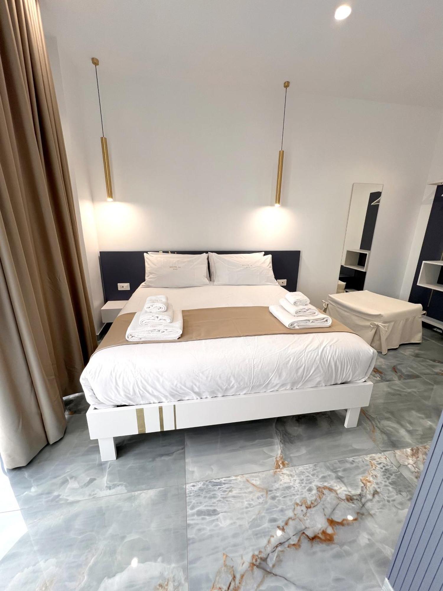 Suite 14 Scalea Exterior foto
